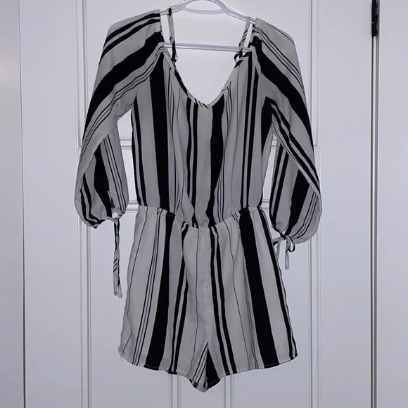 Romper - Picture 1 of 3